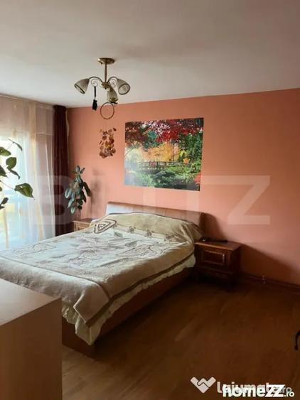 Apartament cu 4 camere decomandat în Central