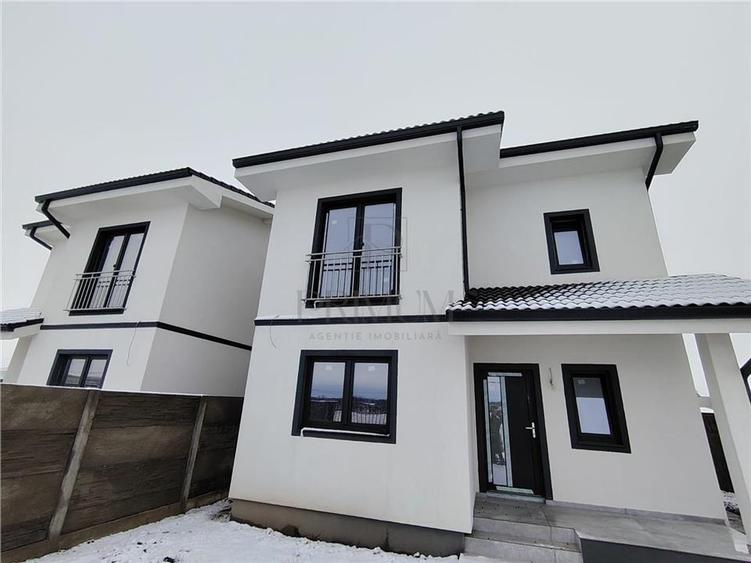 Duplex despartit prin camera tehnica - finalizat - teren 365 mp - 1