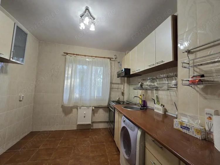 Apartament 3 camere, Nord Complexul Mare, etaj 1 - 5