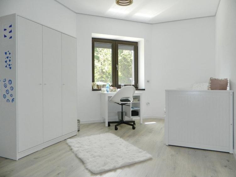 apartament in  Vila , 4 camere + teren 232 mp - 10