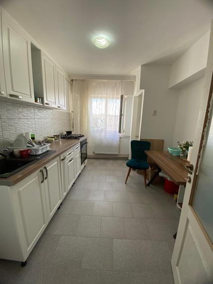 2 DECOMANDATE etajul 3 cu centrala, renovat, bloc 1985, Energiei - 1