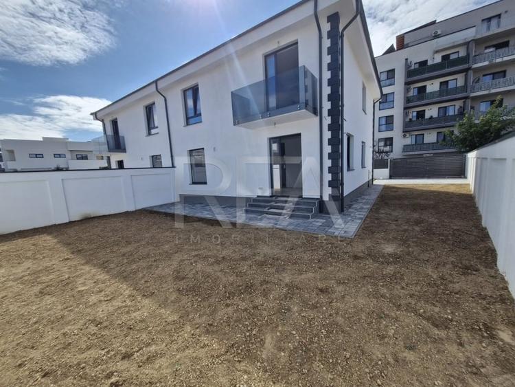 Duplex compus din doua case la 1,3 kilometri de statia de metrou Nicolae Teclu - 26