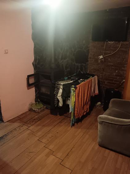 Vand casa 1 cam. in curte comuna - 5