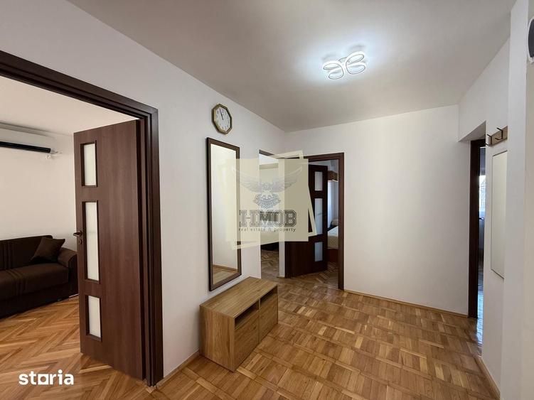 Apartament cu 4 camere decomandat în Valea Aurie