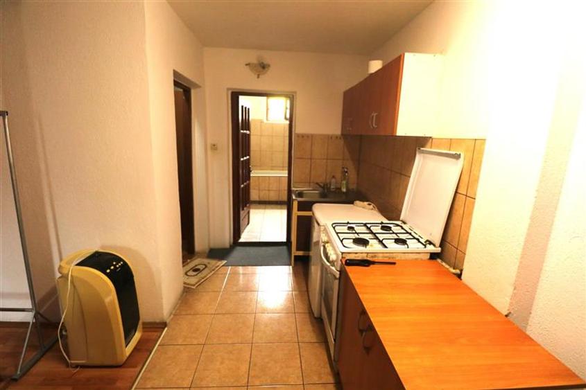 Apartament cu 2 camere nedecomandat în Aradului