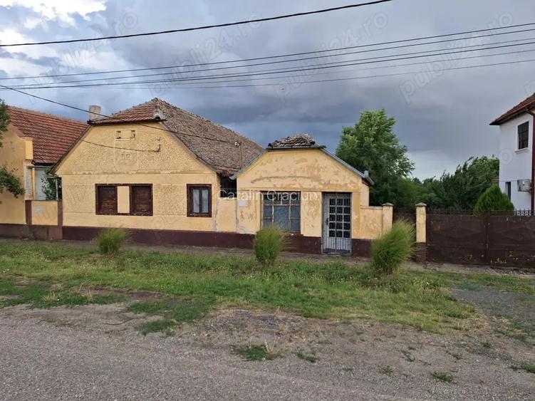 Vand casa ?i spa?iu comercial in Comuna Vinga Vand casa ?i spa?iu comercial in Comuna Vinga
