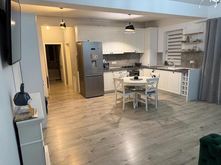 Inchiriez apartament cu 3 camere - 1
