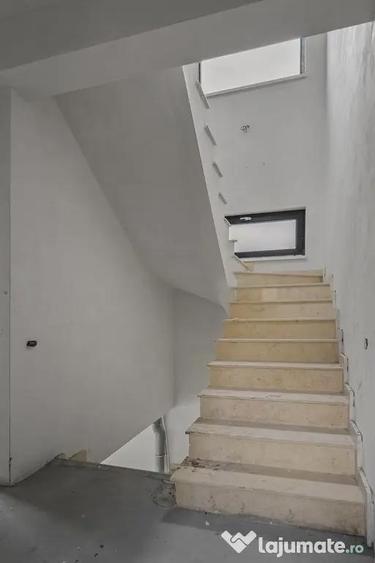 Casa spa?ioasa cu terasa ?i loc de parcare Milit... - 10