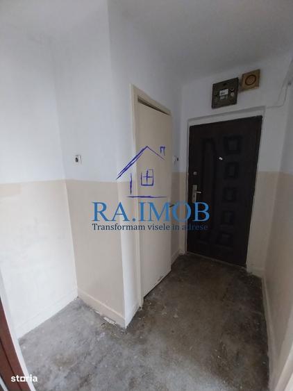 Apartament 2 camere, et1/4, Ultracentral-Hale - 69800 euro negociabil - 3