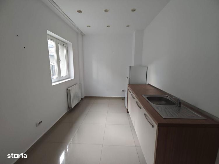 Apartament cu 5 camere, balcon si aer conditionat - 8