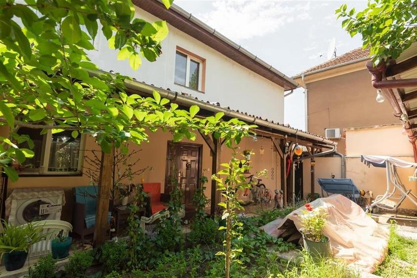 RECO Casa singur in curte, zona Centrala - 19