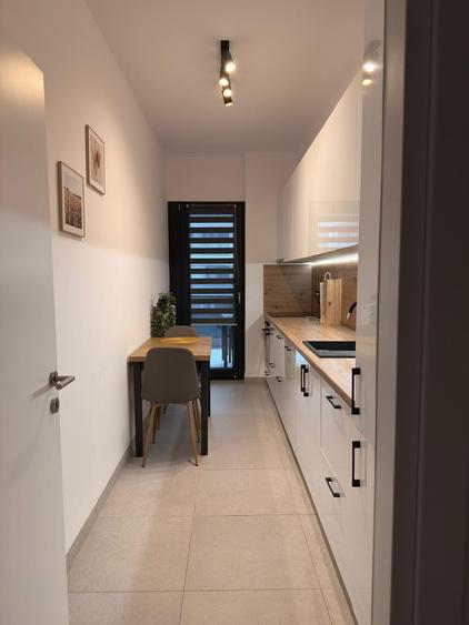 Inchiriez apartament cu 2 camere + loc parcare Silk District - 7