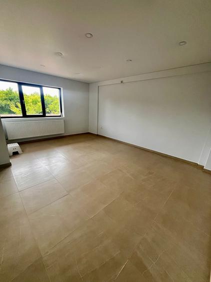 Bazin de inot /afacere la cheie/ randament 8 % - 11