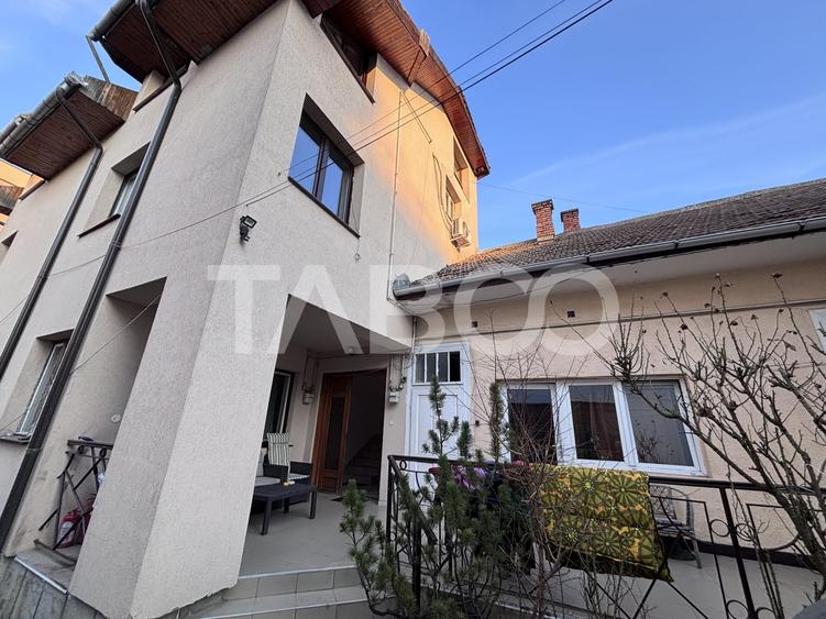 Casa de vanzare la 10 minute de mers pe jos de Piata Cipariu - 2