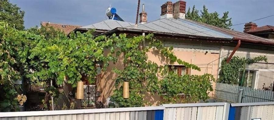 Vanzare casa Jiului - 1