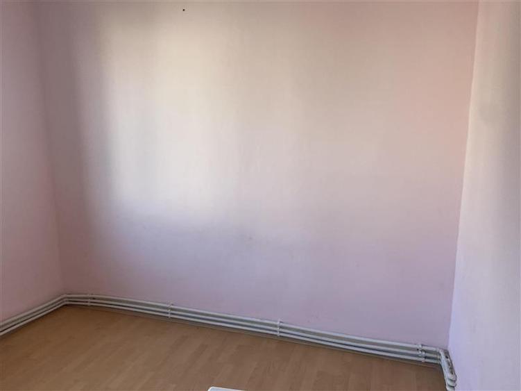 Apartament 2 camere in Focsani , cartier Sud , et 3din 4 , decomandat , 43 mp , - 9