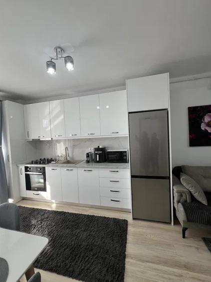 Apartament cu 2 camere semidecomandat, mobilat în Florești — fotografia 1