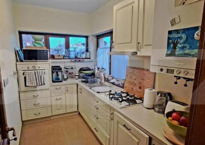 Casa individuala cu 4 camere,200 mp, teren 365 mp,cartier E - 6