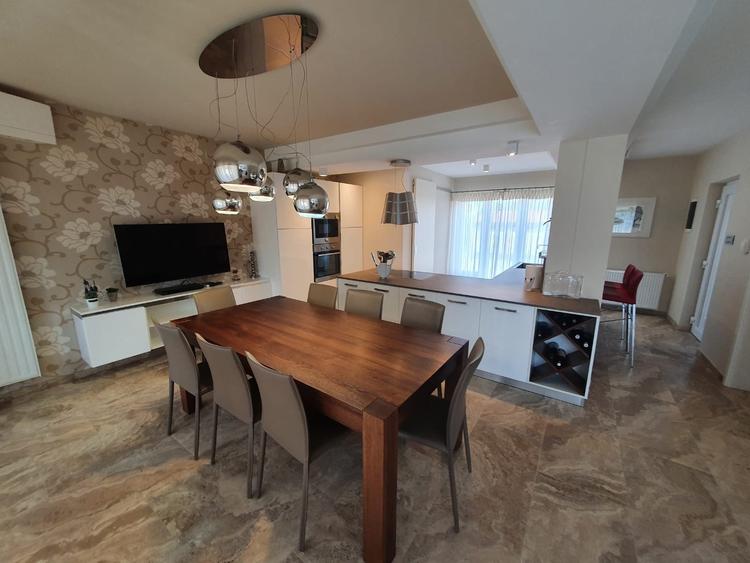 VILĂ complet utilata Central Via Carmina, Arad (comision 0) - 1