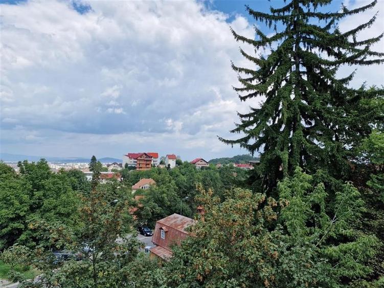 Distinsa rezidenta cu: garaje, SPA, lift, areal Centru. Drumul Poienii, Brasov - 1