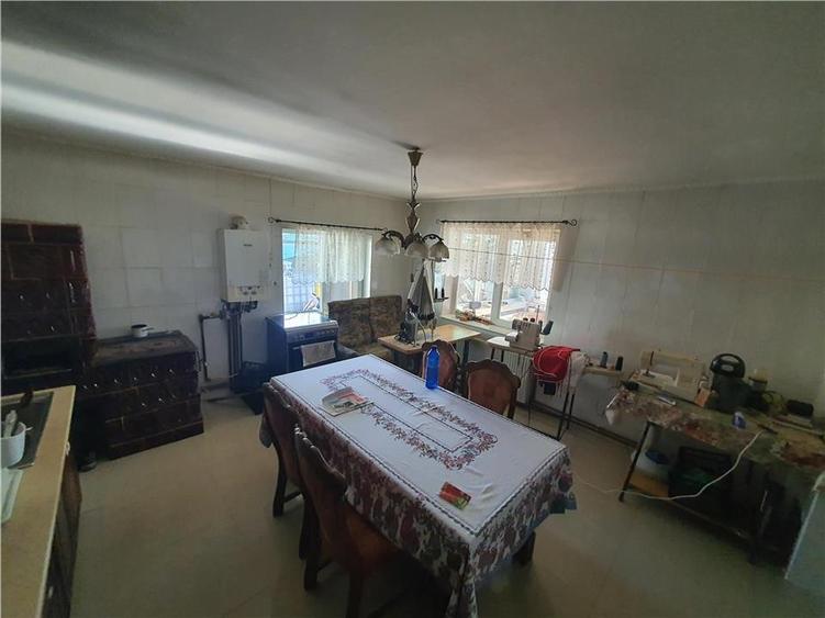 Casa singur in curte cu  700mp teren in orasul Avrig, 25km distanta de Sibiu - 4