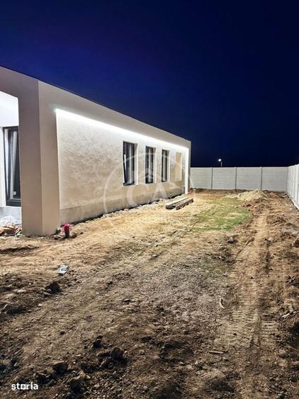 Casă cu 4 camere decomandat în Sântandrei
