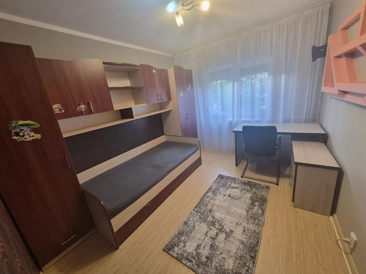 Inchiriez apartament cu 3 camere - 7