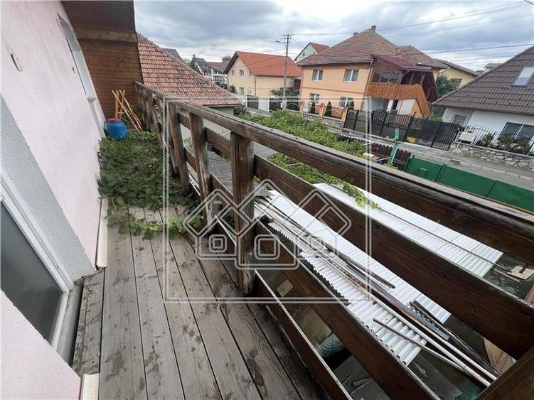Casa de vanzare in Sibiu -  4 camere, curte, acces auto - 8