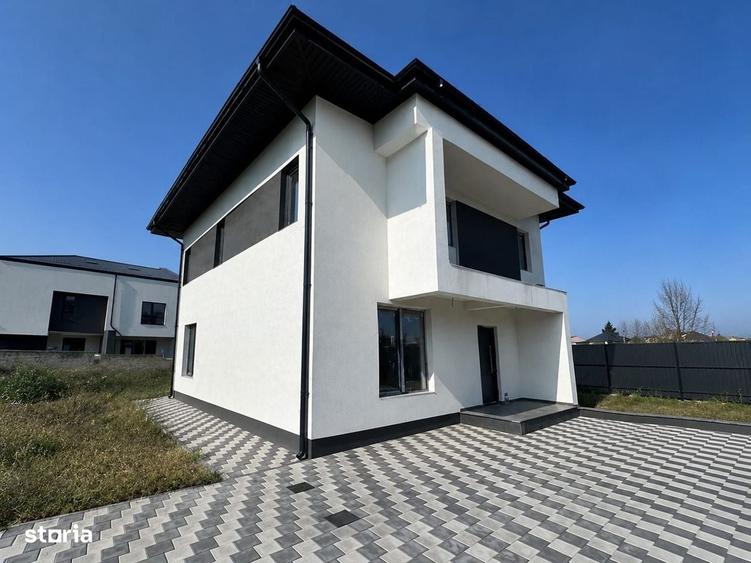Casă cu 4 camere în Odăi