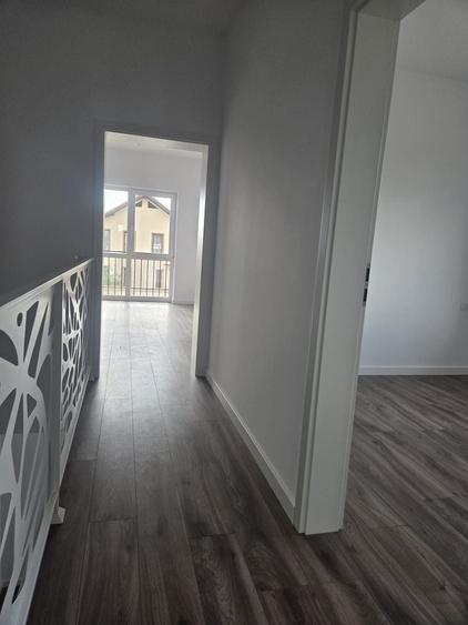 Duplex cu 5 camere cu Canalizare în Moșnița Veche