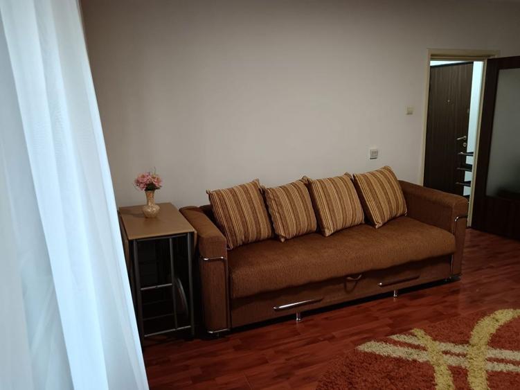 Brancoveanu metrou ,confort 1 decomandat,parter,300 de euro lunar - 1