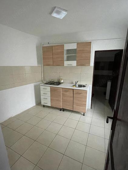 Inchiriez casa 4 camere, zona Stadion. Spatiul se preteaza pentru firme birouri. - 2