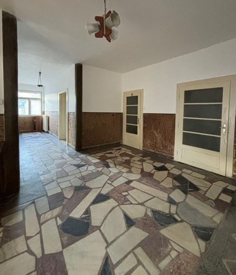 Casa sanatoasa in centrul localitatii Cristian - 11