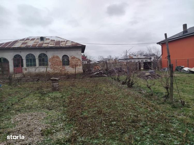 Teren intravilan 1080 mp + casa demolabila Cosoveni - 6