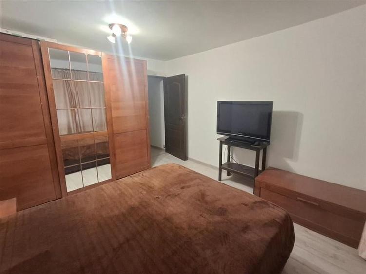 Apartament 3 camere decomandat pivnita zona Strand - 14