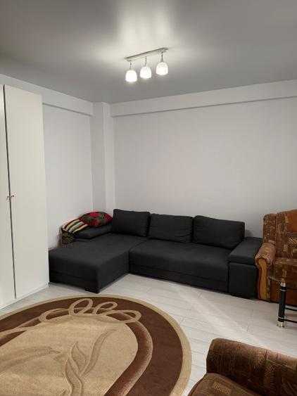 Garsonieră de vânzare ,partial mobilata - 1