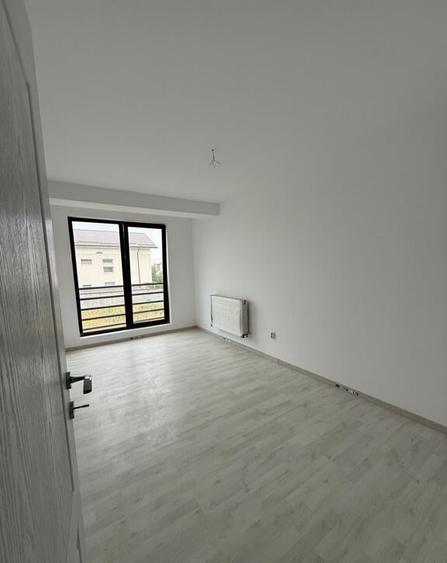 Triplex bine compartimentat, 5 camere si loc de parcare - 11