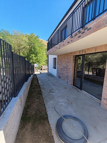 Casa individuala, semifinsata, zona Tautiului - 2