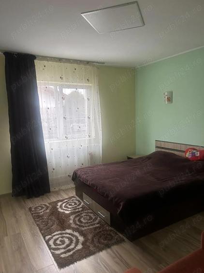 Vand casa la curte, spatioasa si luminoasa! - 10