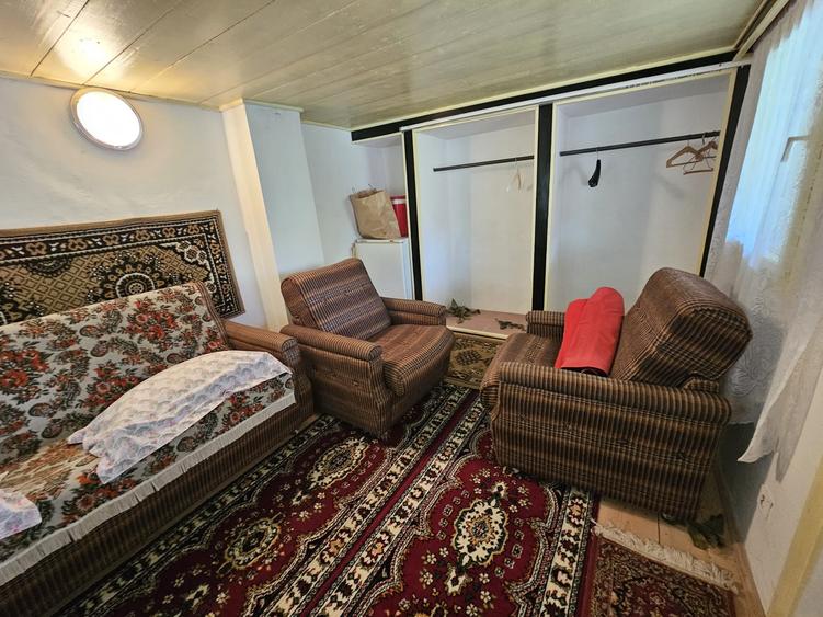 Casă cu 6 camere cu Teren 1800 Mp în Călugareni