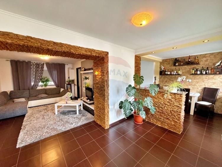 Casă individuală cu 3 camere cu Teren 1410 Mp în Șofronea