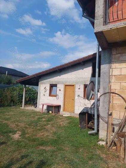 Casa la rosu cu teren 1000mp Rm.Valcea - 7