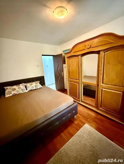 Inchiriez Apartament Renovat 3 Camere Pajura, sect. 1 - 3