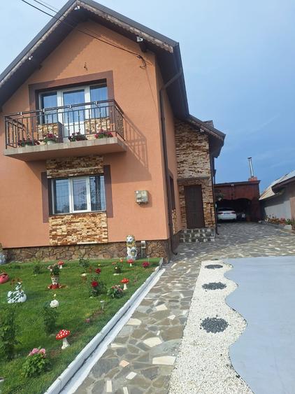 FARA COMISION CASA ELEGANTA 6 camere 3 bai 2 bucatarii garaj curte merita vazut - 4