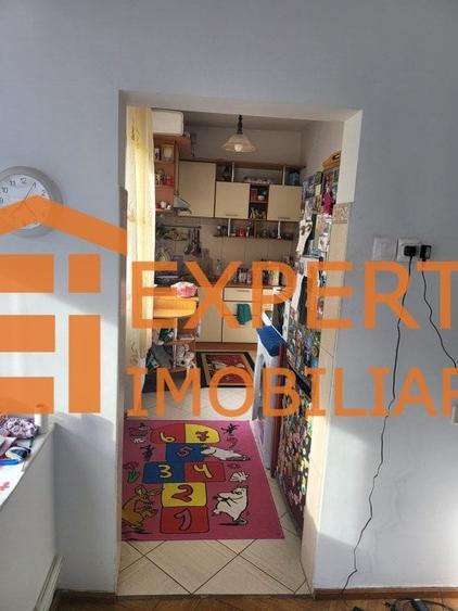 Casa situata in zona Bratianu din caramida - 5