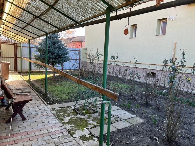 Casă de vânzare- 3 camere, teren total 796mp, front stradal 16,7m- Zona Grădiște - 8