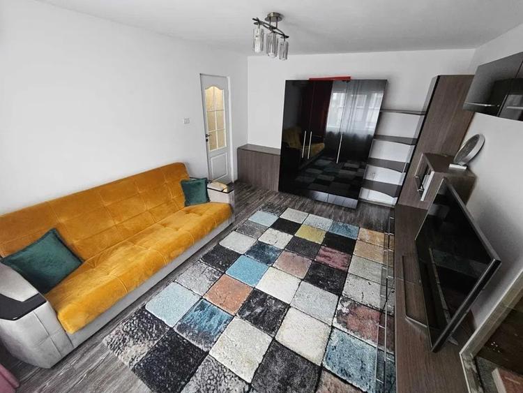 Apartament 3 camere decomandate zona Casa de Cultura - 8