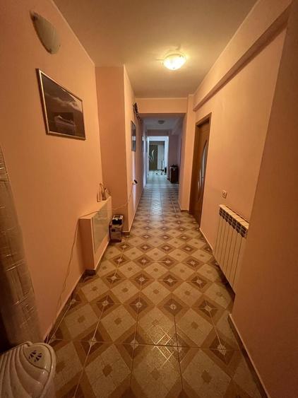 Apartament cu 4 camere FOARTE MARE inel 1 - 9