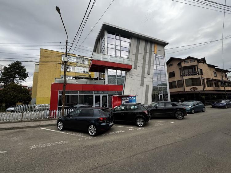 Inchiriez apartament 3 camere - 1