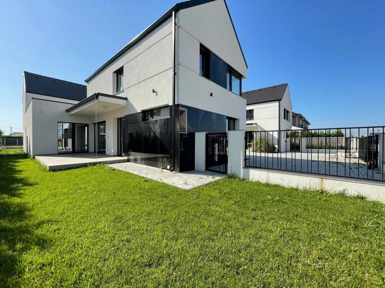 Monarch Soleil  - disponibil acum , finisaje de lux - 1